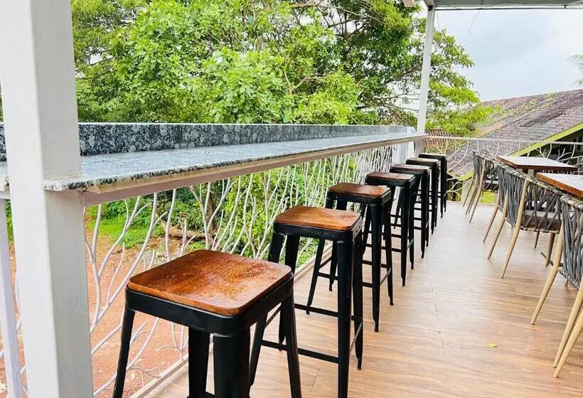 The Mayfield Resort, Vagator