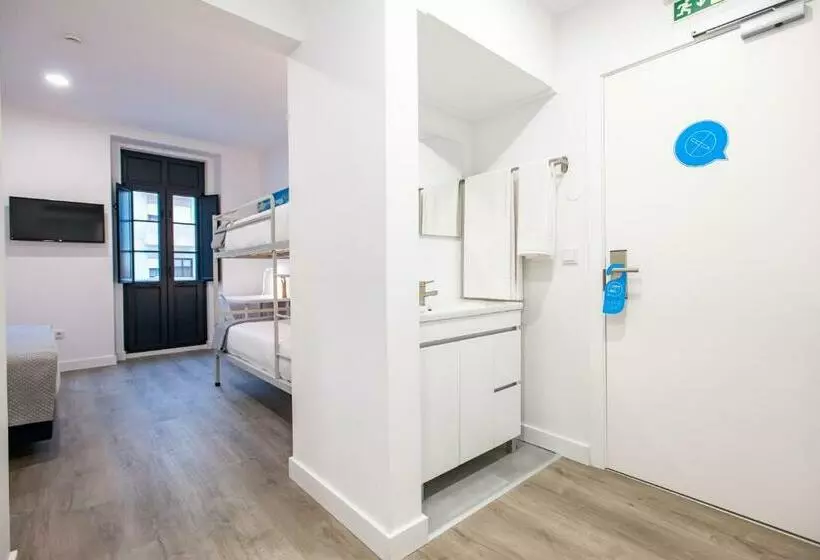 Retkeilymaja Lizbon South Bed