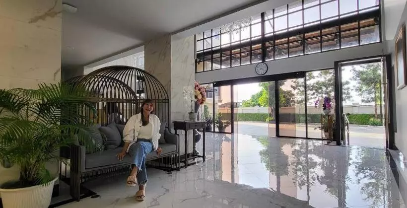 Baan Thanakul Residences