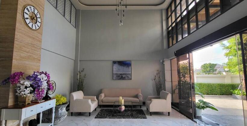 Baan Thanakul Residences