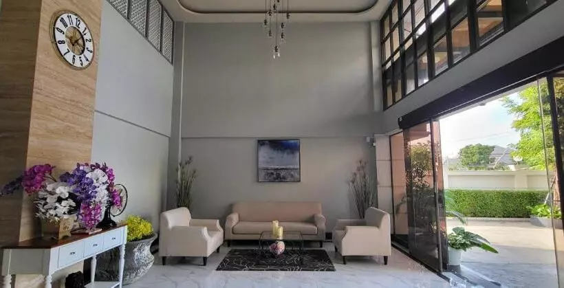 Baan Thanakul Residences