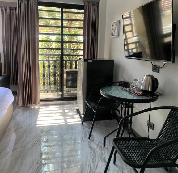 Baan Thanakul Residences