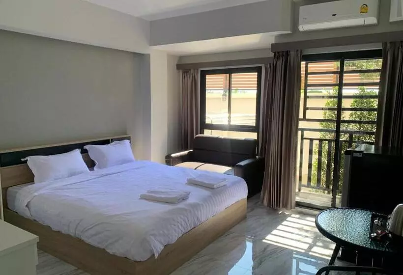 Baan Thanakul Residences