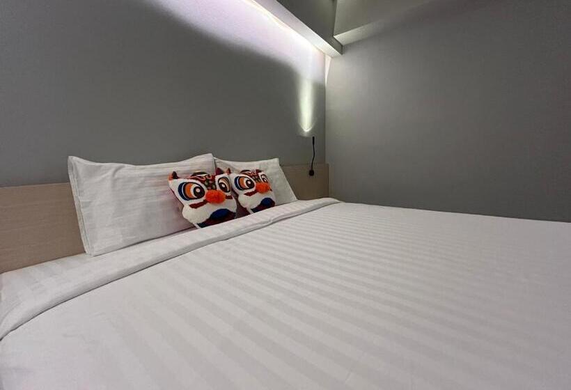 Baan Thanakul Residences