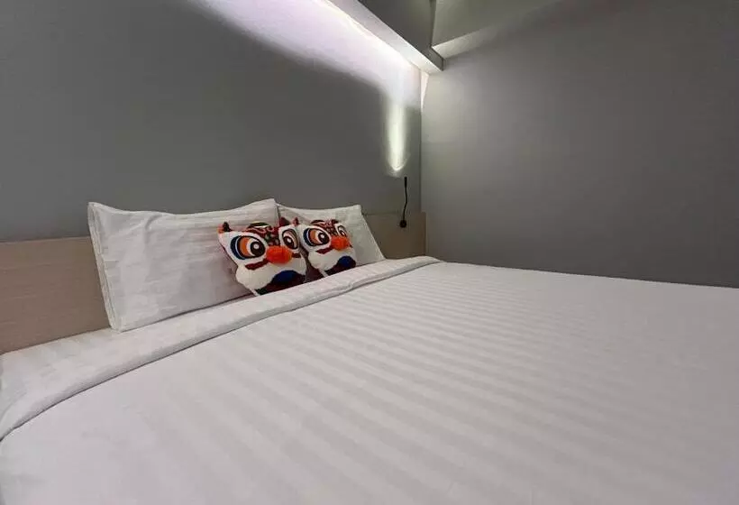 Baan Thanakul Residences