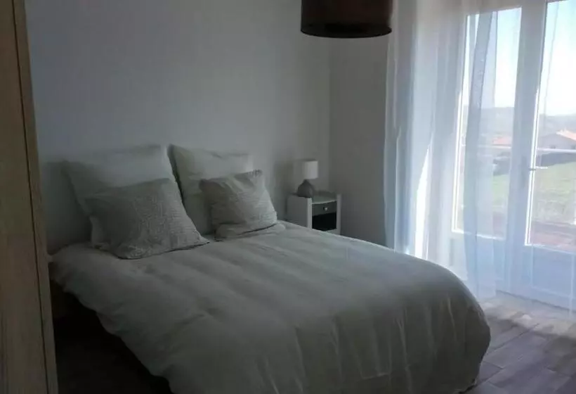 ベッドアンドブレックファースト Détour En Beaujolais