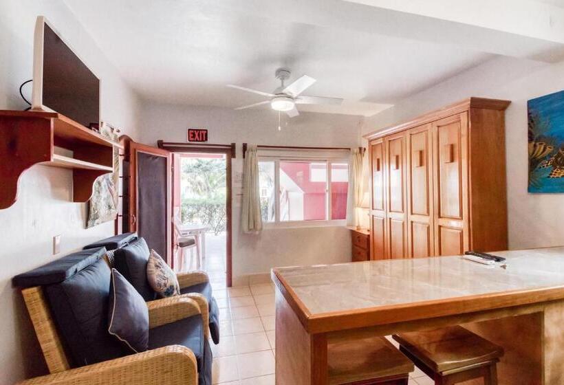 בית מלון כפרי Frangipani 8 At Caribe Island Gold Standard Certified