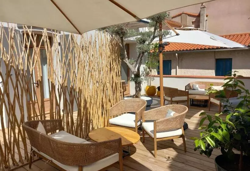 Hotelli Intense Boutik Hôtel