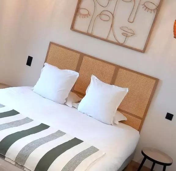 Hotelli Intense Boutik Hôtel