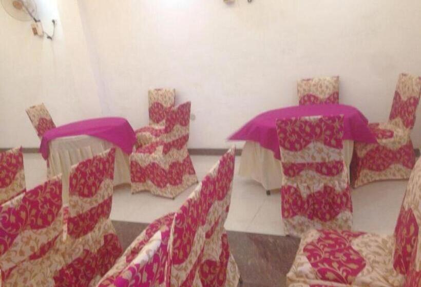 בית מלון כפרי M.a International, Amritsar