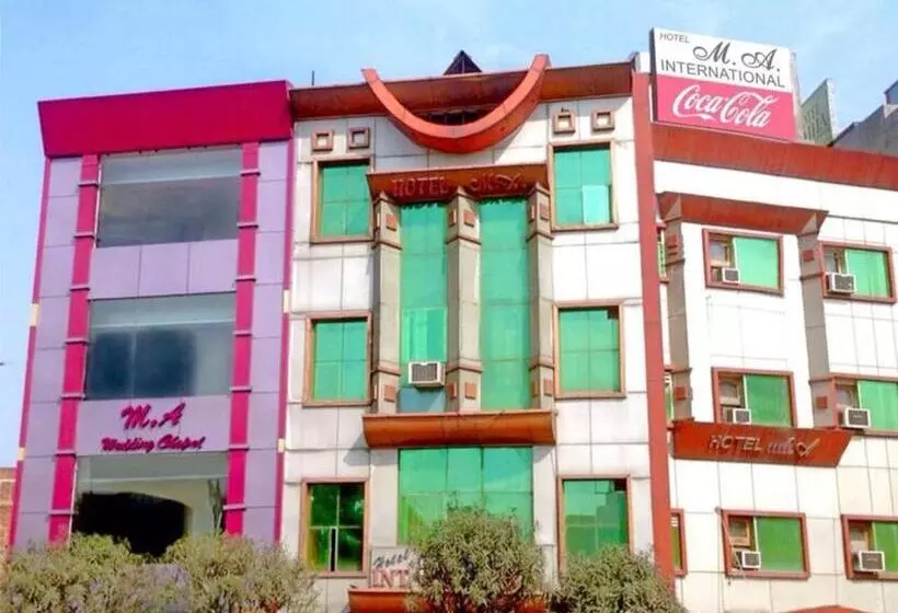هتل M.a International, Amritsar