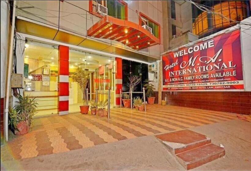 בית מלון כפרי M.a International, Amritsar