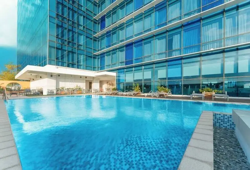 هتل Mercure Mactan Cebu