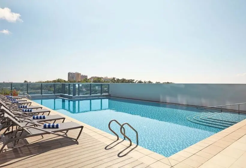 هتل Mercure Mactan Cebu