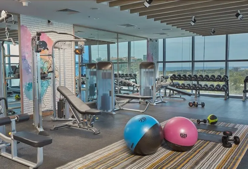 هتل Mercure Mactan Cebu
