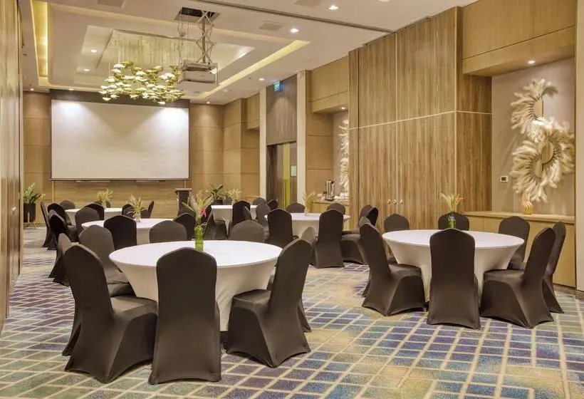 هتل Mercure Mactan Cebu