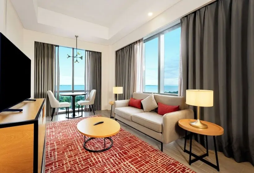هتل Mercure Mactan Cebu