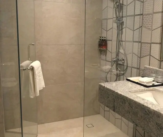 هتل Mercure Mactan Cebu