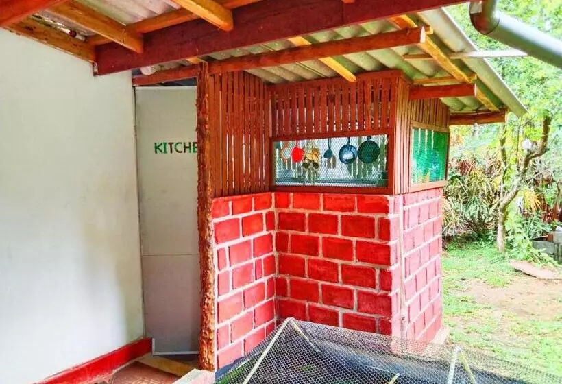 پانسیون Hiriketiya Green Hill Home