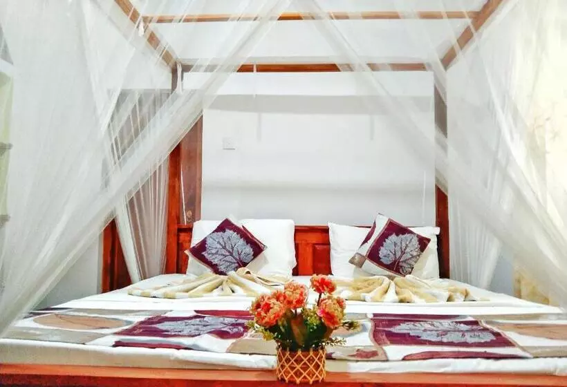 پانسیون Hiriketiya Green Hill Home