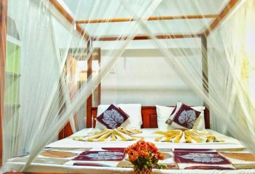 پانسیون Hiriketiya Green Hill Home