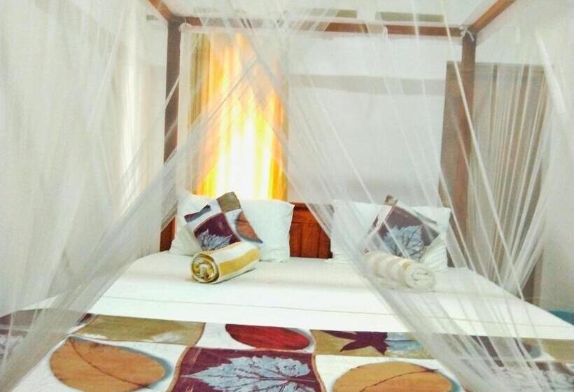 ペンション Hiriketiya Green Hill Home