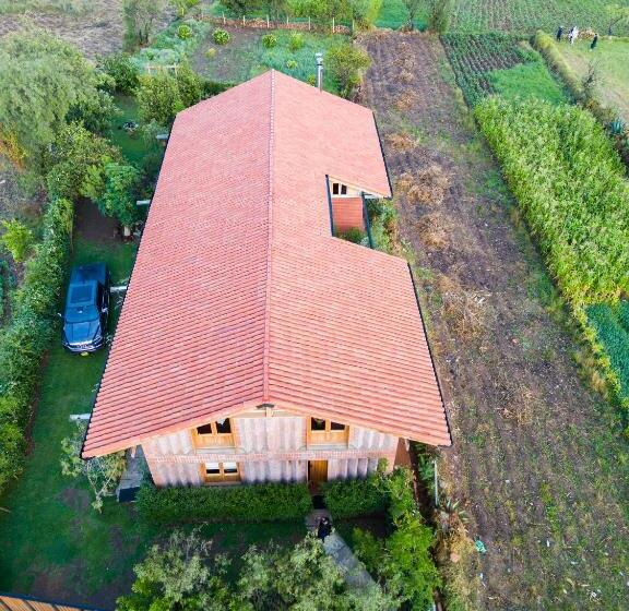 استراحتگاه Viscas Lodge