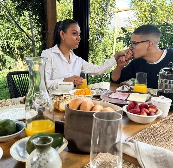 استراحتگاه Viscas Lodge