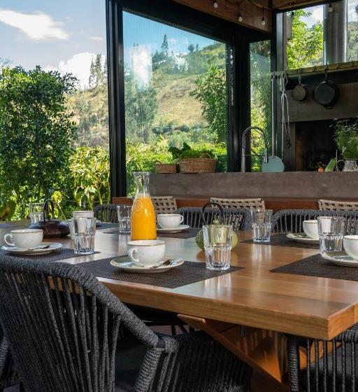 استراحتگاه Viscas Lodge