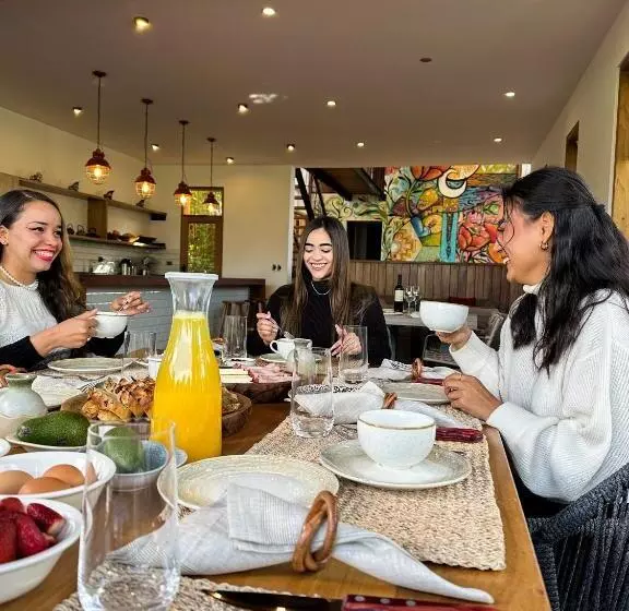 استراحتگاه Viscas Lodge