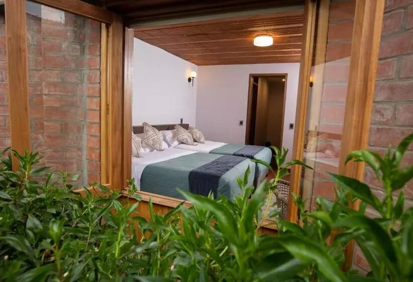 استراحتگاه Viscas Lodge