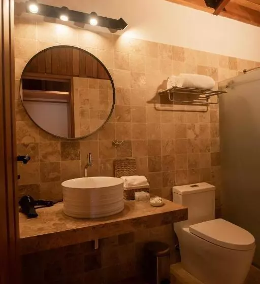 استراحتگاه Viscas Lodge