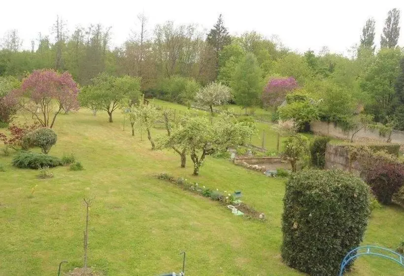 Aamiaismajoitus (B&B) La Maison Bleue