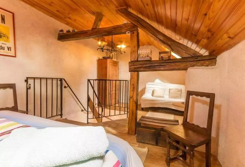 Aamiaismajoitus (B&B) La Maison Bleue