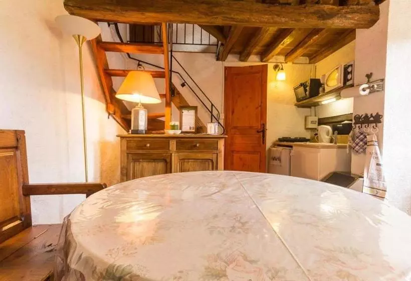 Aamiaismajoitus (B&B) La Maison Bleue