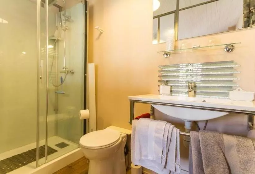 Aamiaismajoitus (B&B) La Maison Bleue