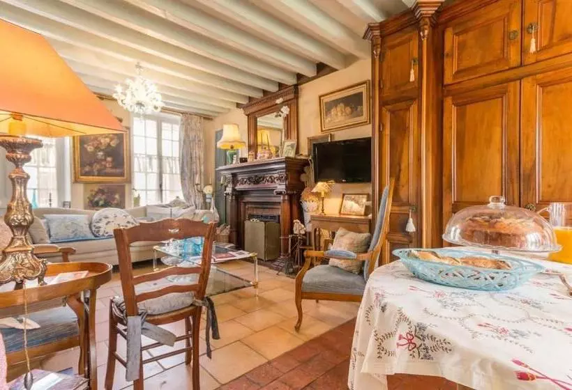 Aamiaismajoitus (B&B) La Maison Bleue