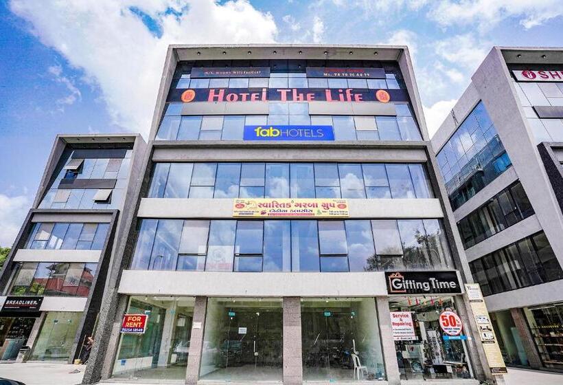 Fabhotel The Life, Surat Airport