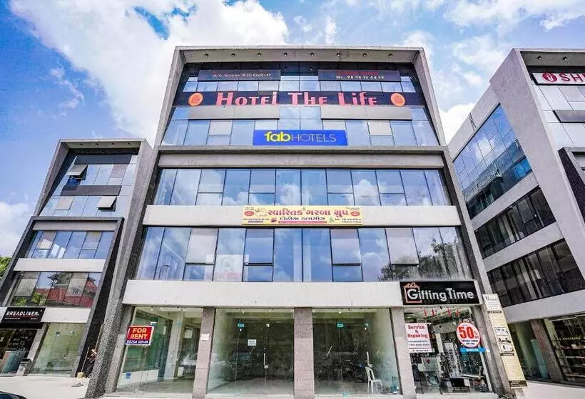 Fabhotel The Life, Surat Airport