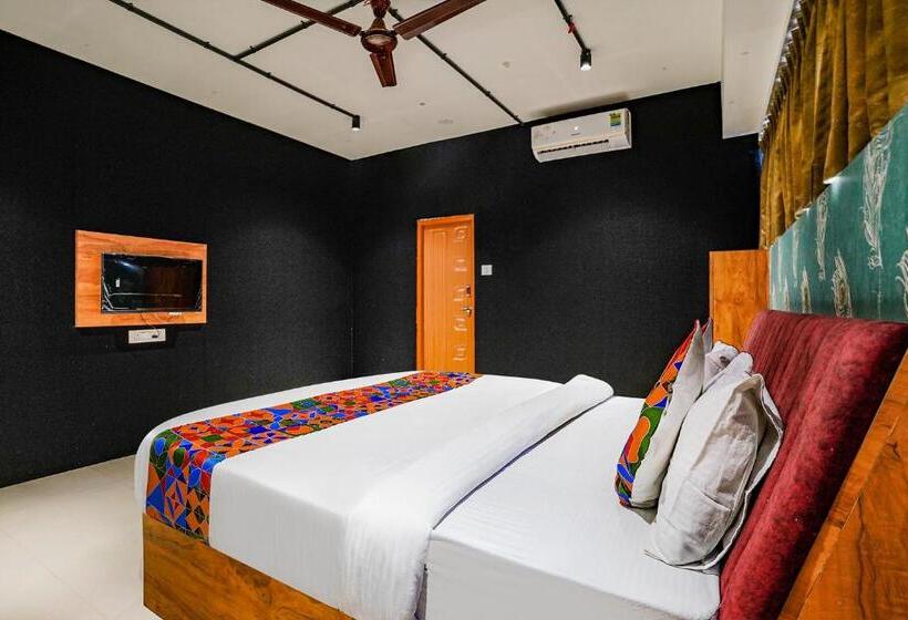 Fabhotel The Life, Surat Airport