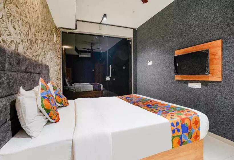Fabhotel The Life, Surat Airport