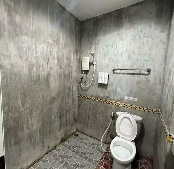 ホテル โรงแรมช้างใหญ่ใจดี