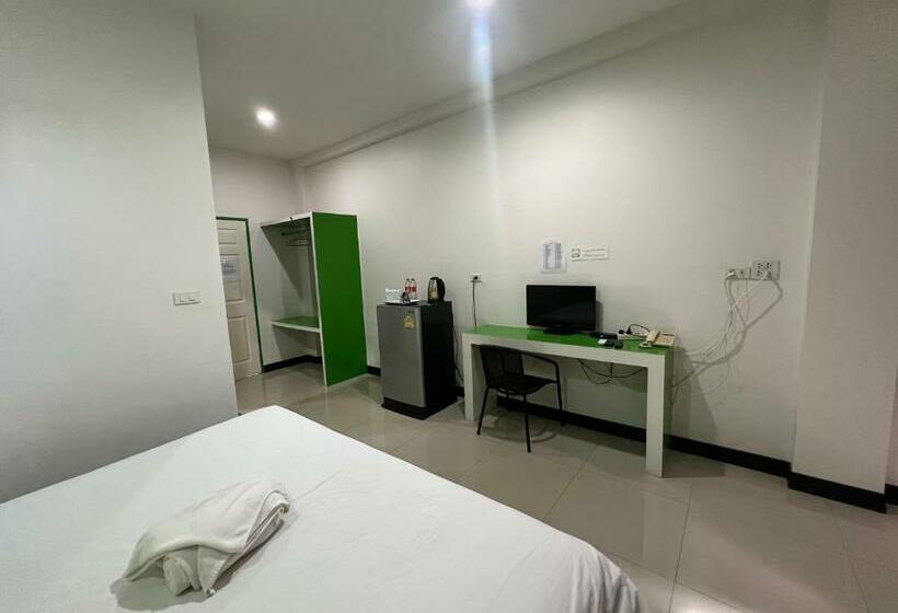 호텔 โรงแรมช้างใหญ่ใจดี