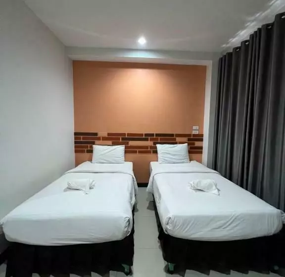 ホテル โรงแรมช้างใหญ่ใจดี