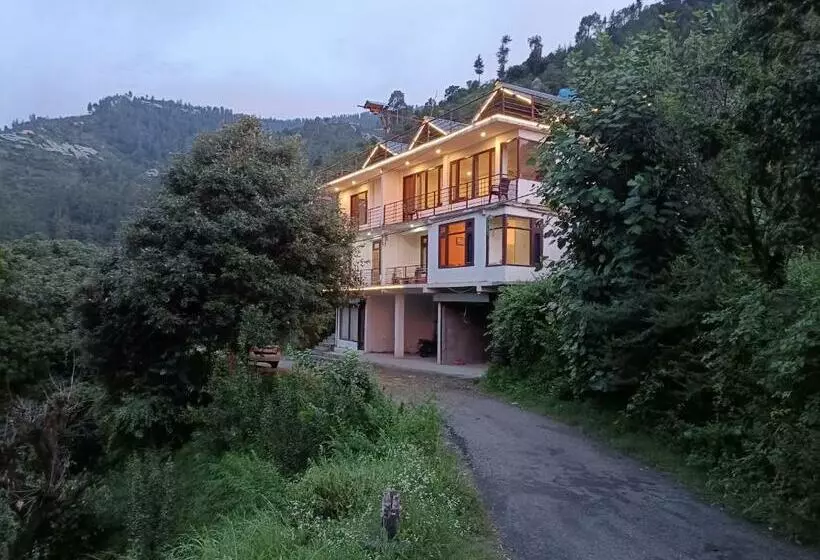 ホテル Oaktree Homestay