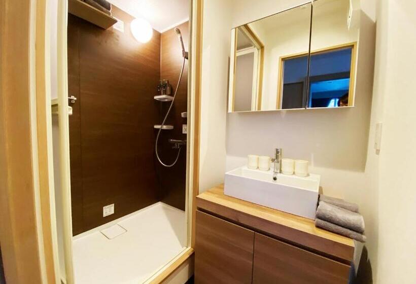 Hotel Q Fox Black Diamond