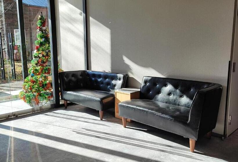 Hotel Q Fox Black Diamond