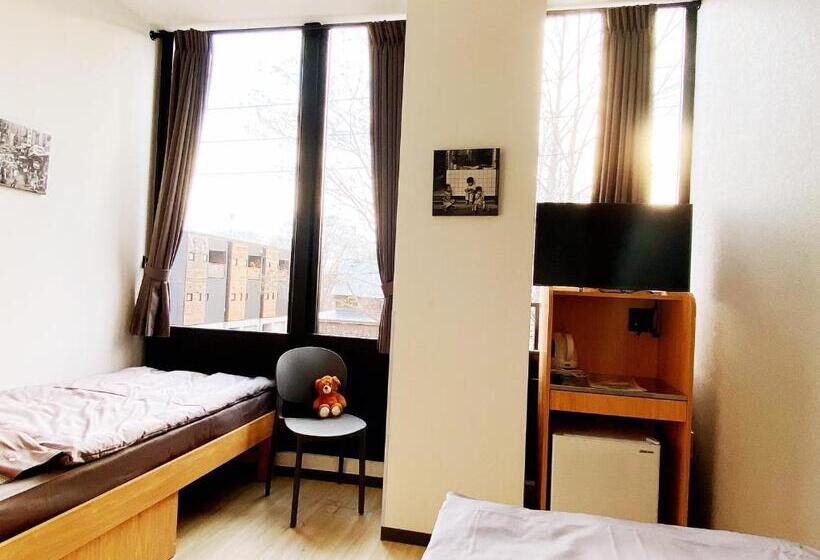 Hotel Q Fox Black Diamond