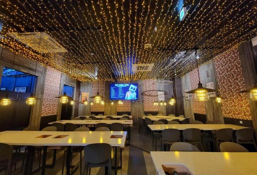 Hotel Q Fox Black Diamond