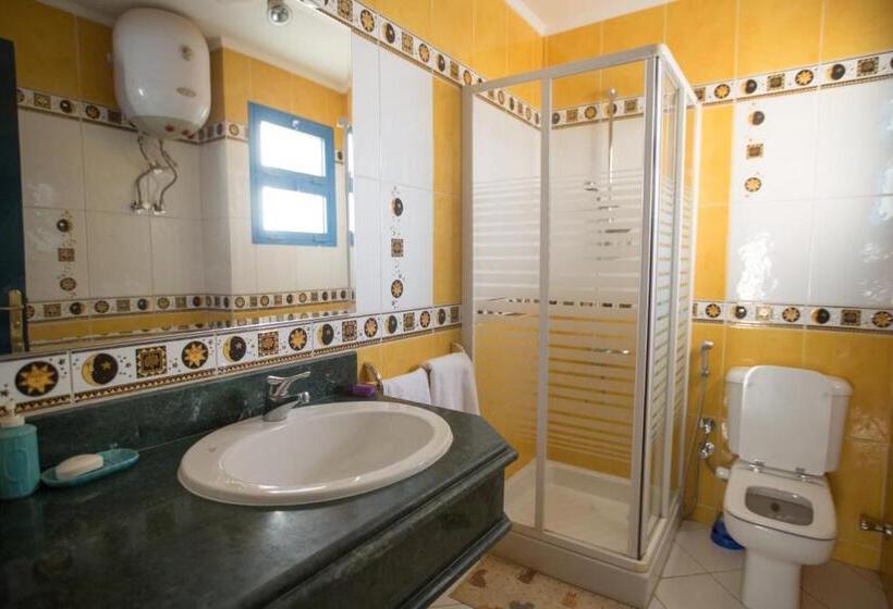 پانسیون Ras Katy Sunset Views